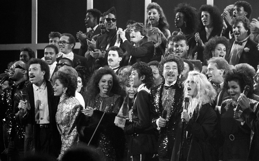 Stars Singing at Awards Show